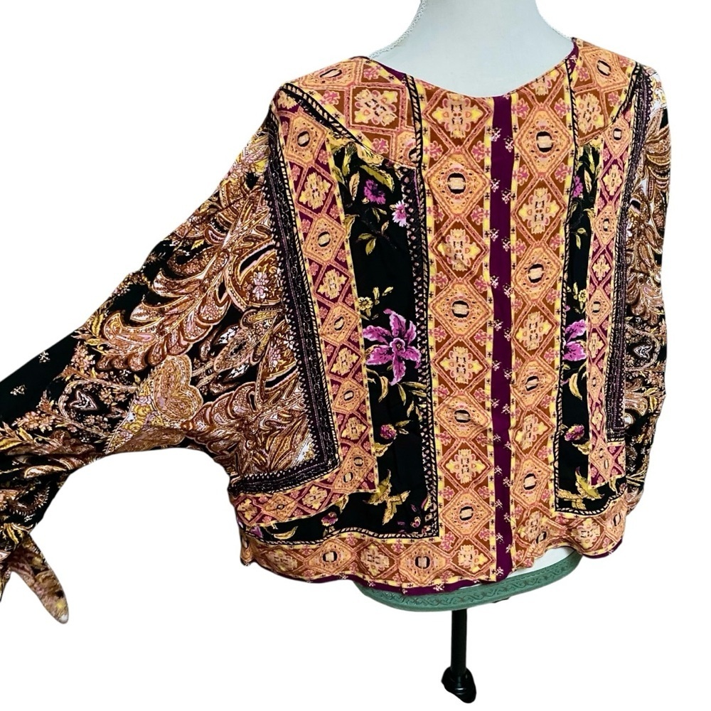 Free People Catch Me If You Can Top M Dark Combo Tie Sleeve NWT - Picture 10 of 15